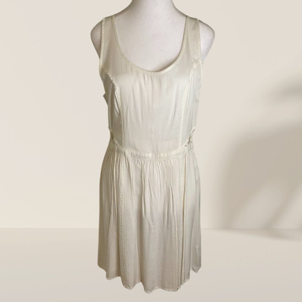 H&M Divided Ivory Mini Dress with Cutout Waist – Size 10 🤍✨